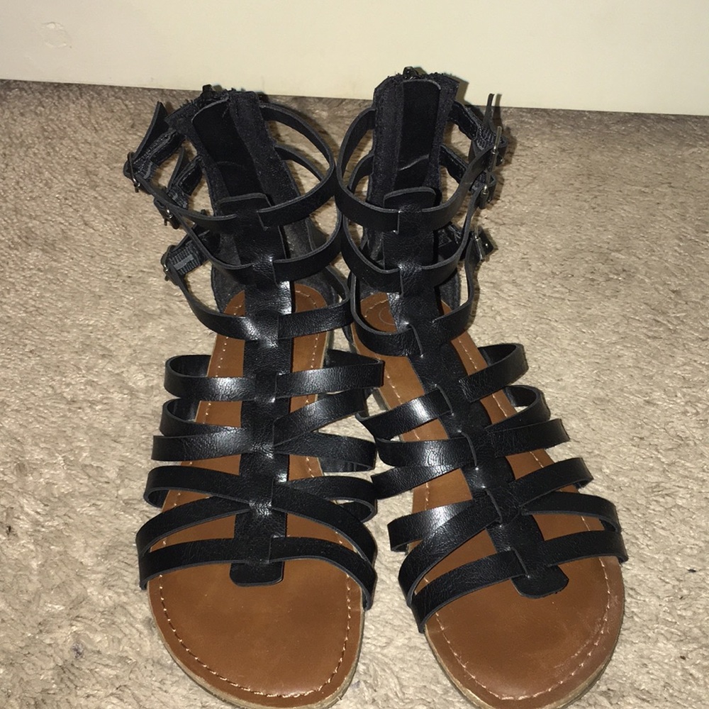 Kids size 3 black sandals